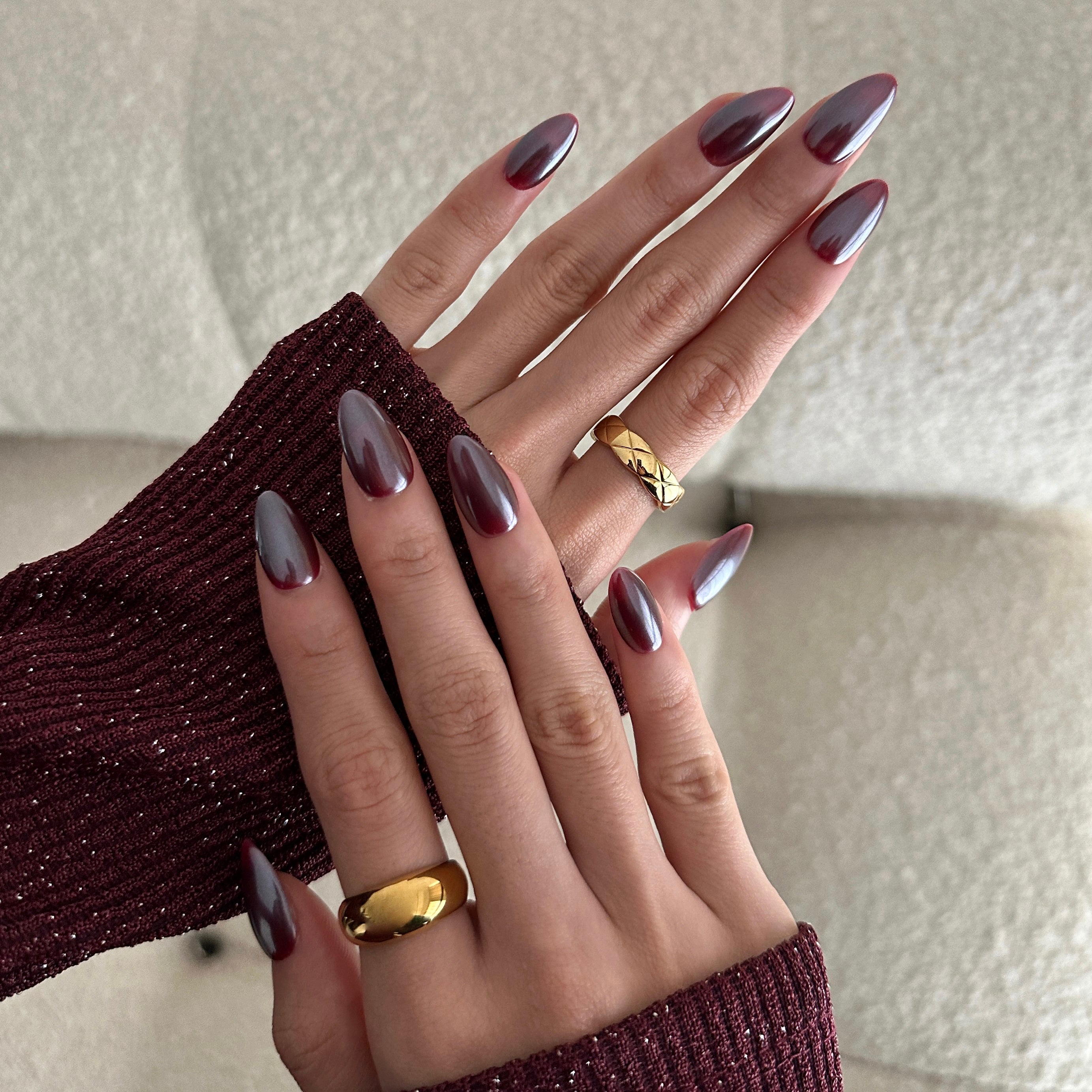 https://glamadenails.com/cdn/shop/files/Mulled_Wine_Pressonnails_01.jpg?v=1753189524