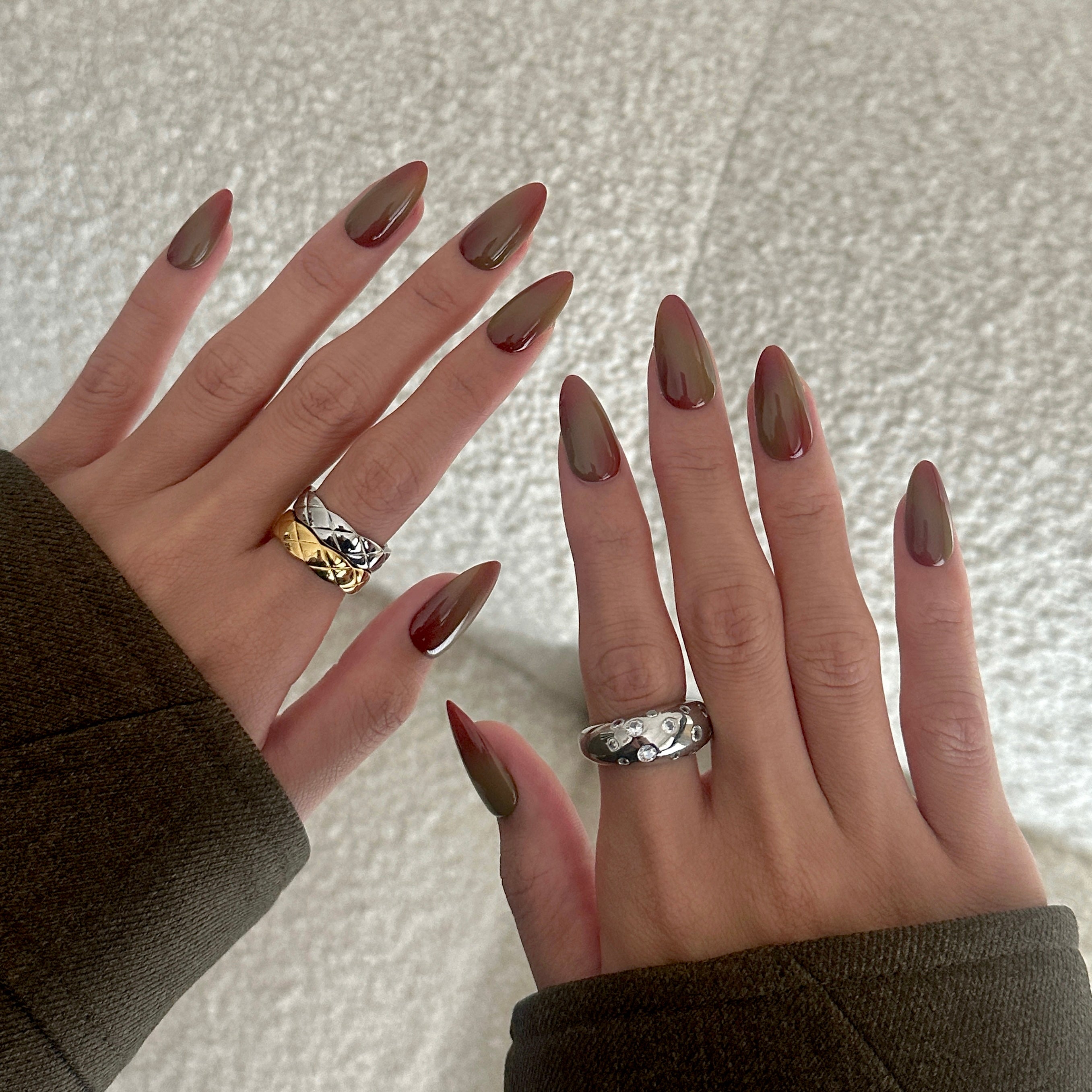 Rustic_Olive_Pressonnails_01.