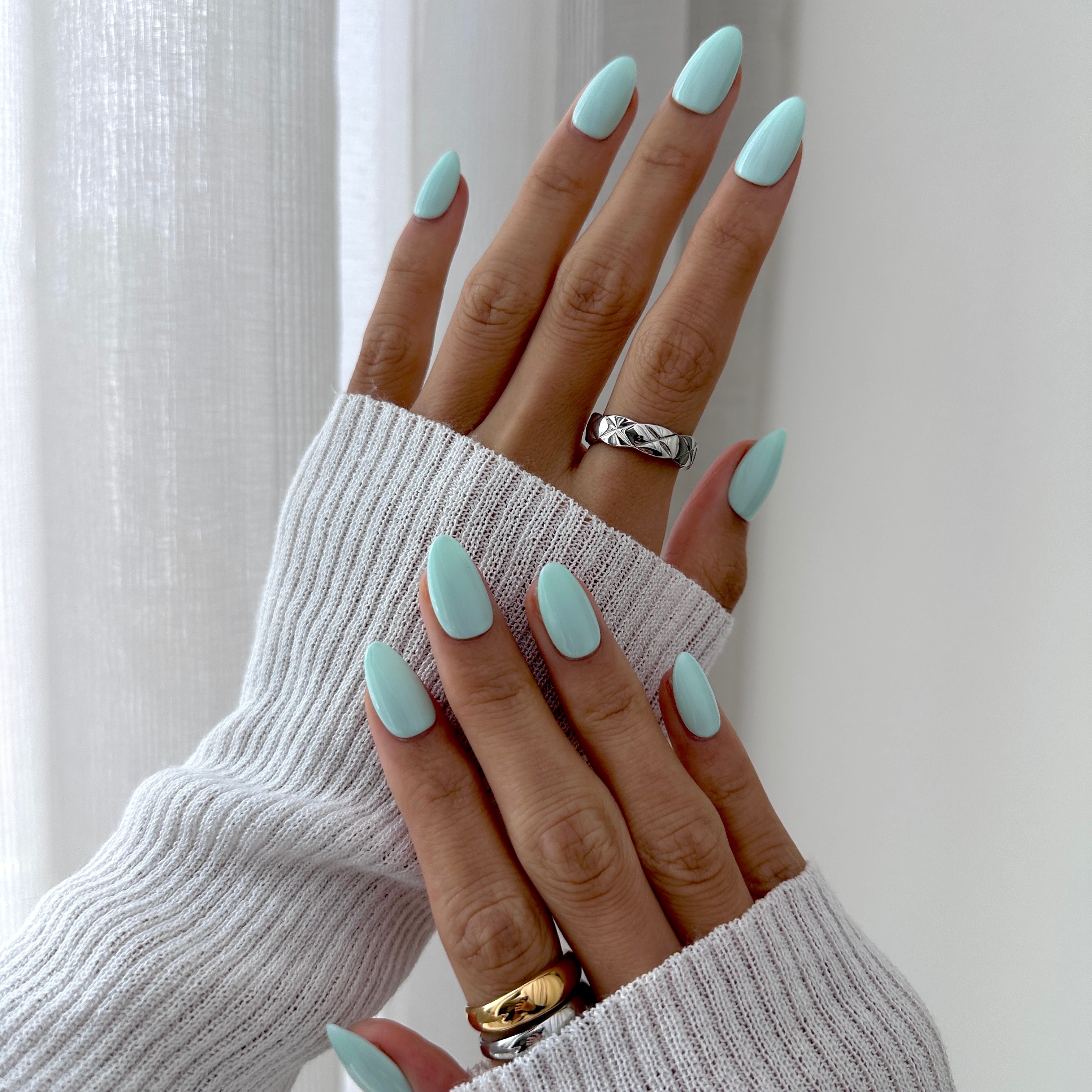 milly nailさま Skyward Dreams Semi-Cured Gel Nail Strips | Midsummer Sky - 2518